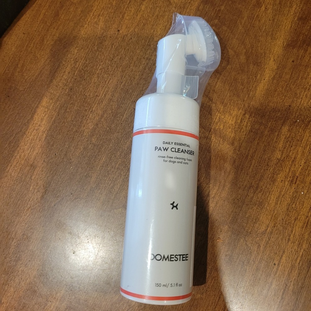 DOMESTEE Paw Cleanser 150ml Rinse-Free Foam Dogs Cats Silicone Brush New‎ Exp...